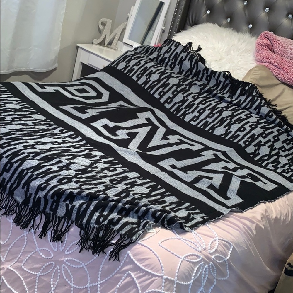 Extra large VS PINK blanket